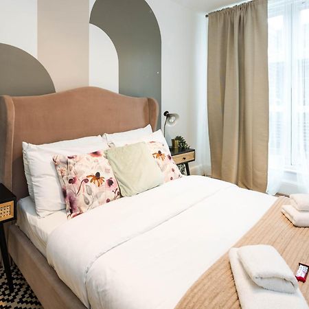 Charming Spacious 2Br Flat Near Station Plus Parking Londres Extérieur photo