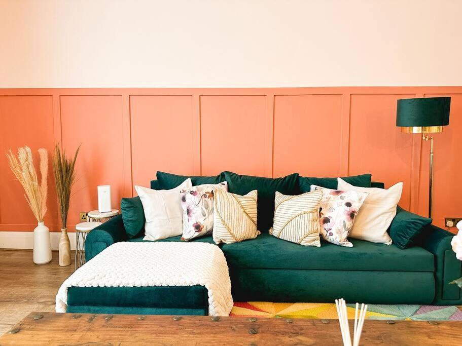Charming Spacious 2Br Flat Near Station Plus Parking Londres Extérieur photo