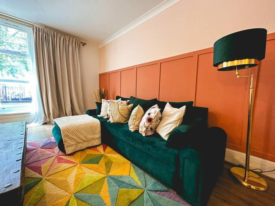 Charming Spacious 2Br Flat Near Station Plus Parking Londres Extérieur photo