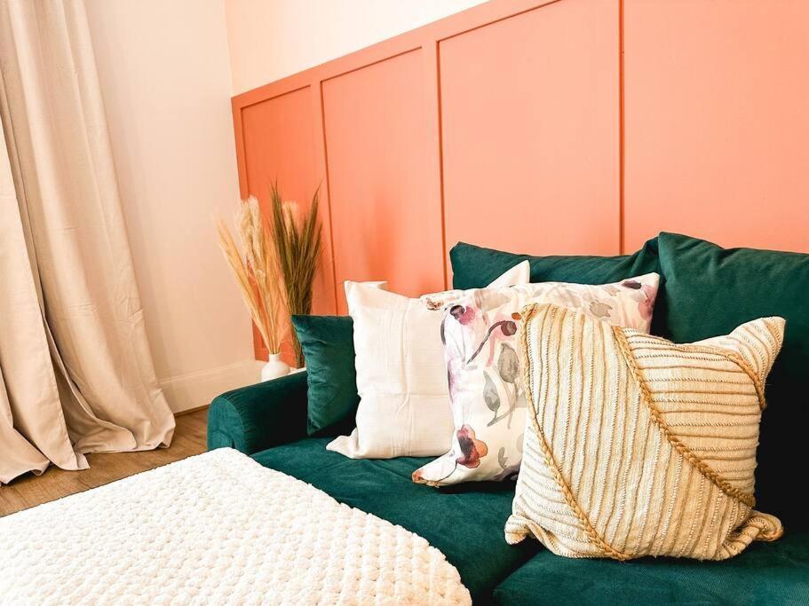 Charming Spacious 2Br Flat Near Station Plus Parking Londres Extérieur photo