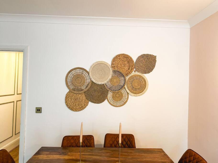 Charming Spacious 2Br Flat Near Station Plus Parking Londres Extérieur photo