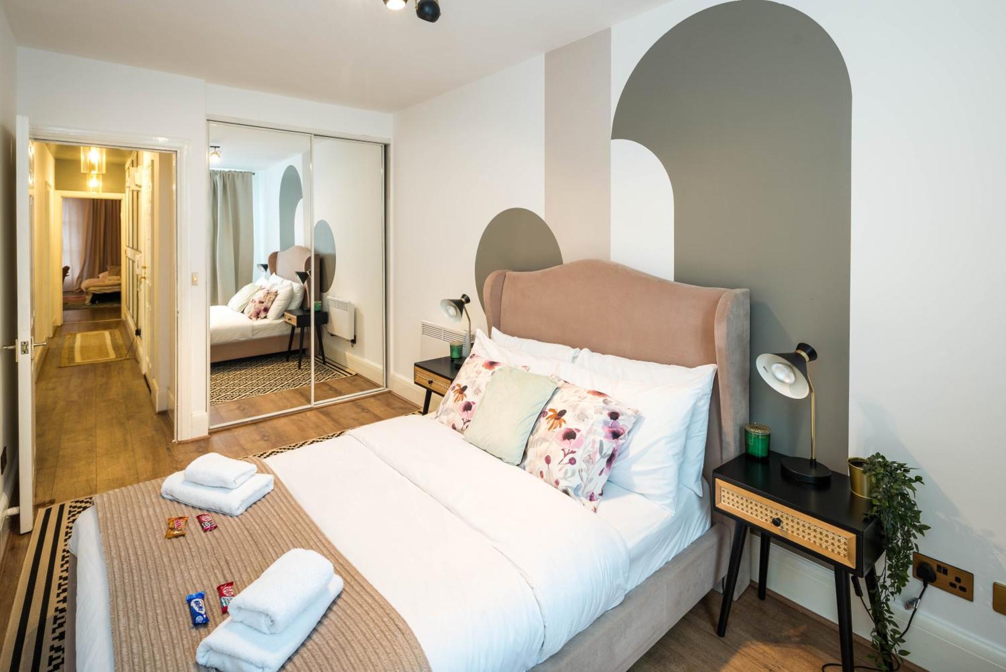 Charming Spacious 2Br Flat Near Station Plus Parking Londres Extérieur photo