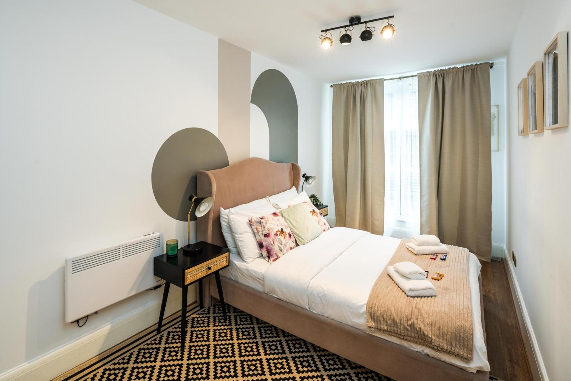 Charming Spacious 2Br Flat Near Station Plus Parking Londres Extérieur photo
