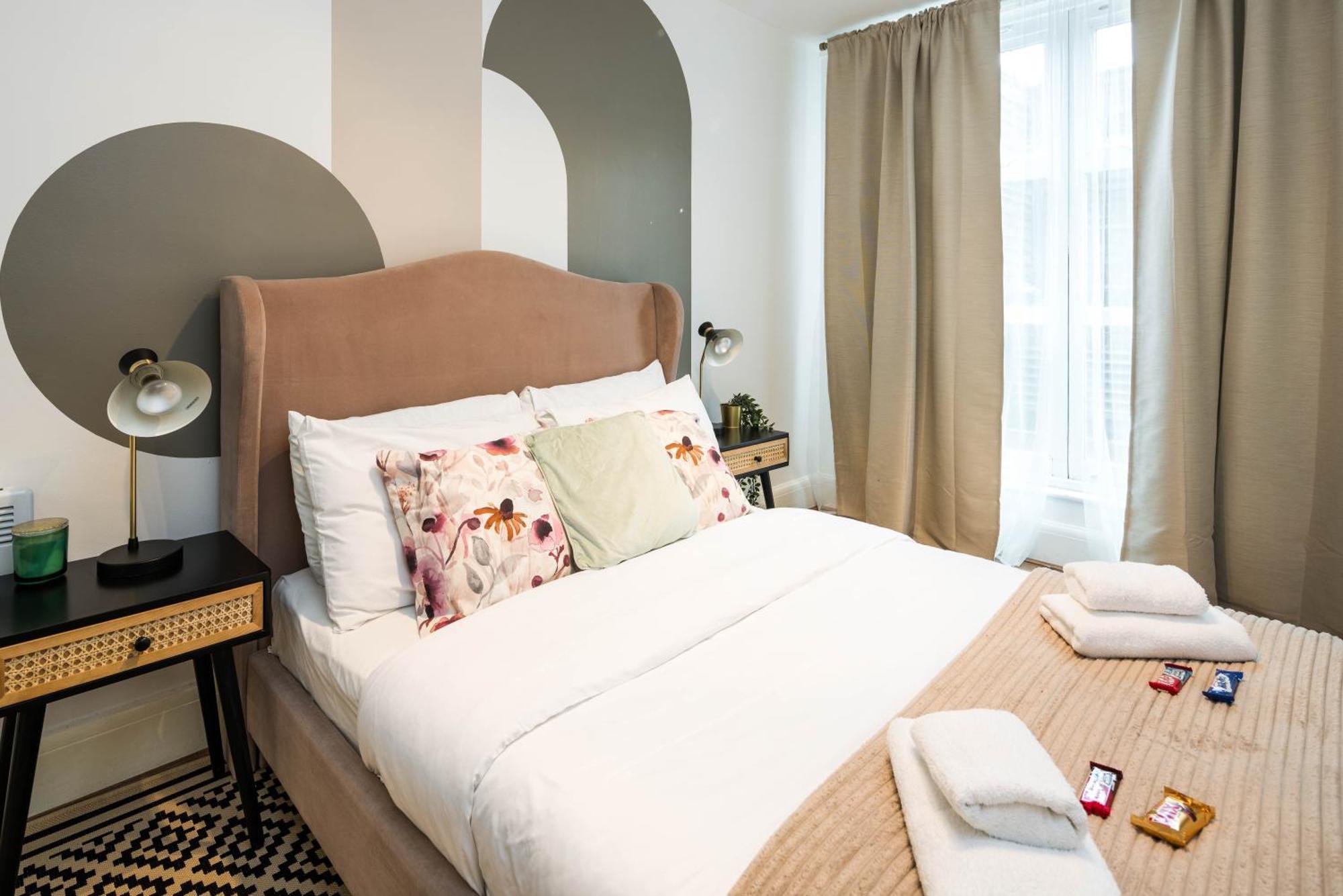 Charming Spacious 2Br Flat Near Station Plus Parking Londres Extérieur photo